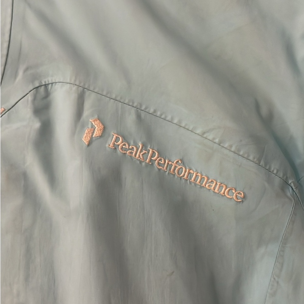 Gortex insulated Peak Performance ski or snowboard jacket - Picture 5 of 9